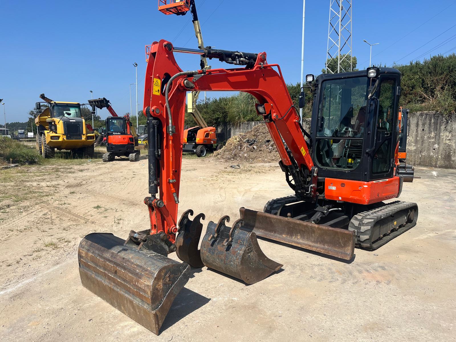 Mini Escavadora KUBOTA U36-4 (…173)