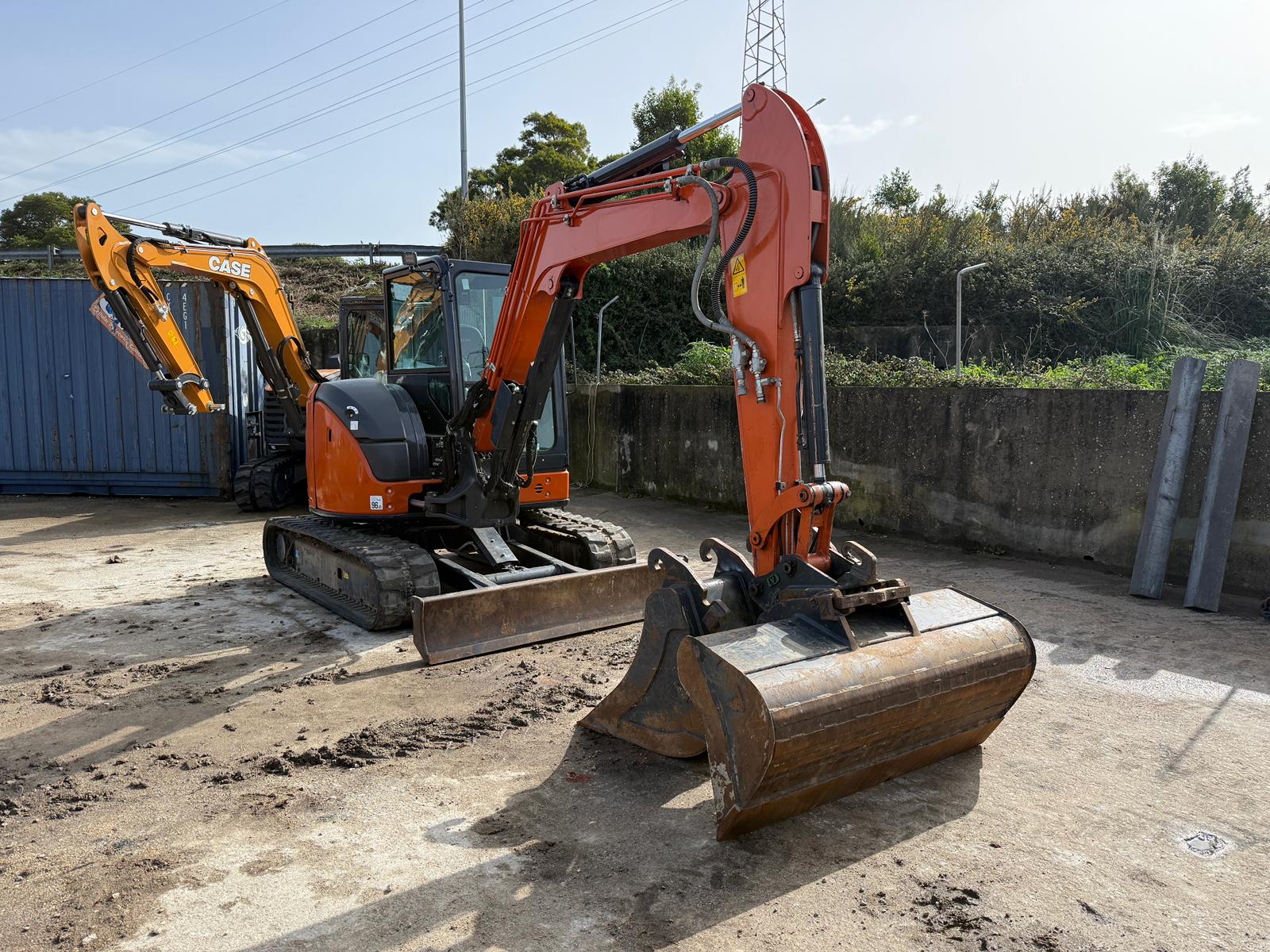 Mini Escavadora HITACHI (…1808)