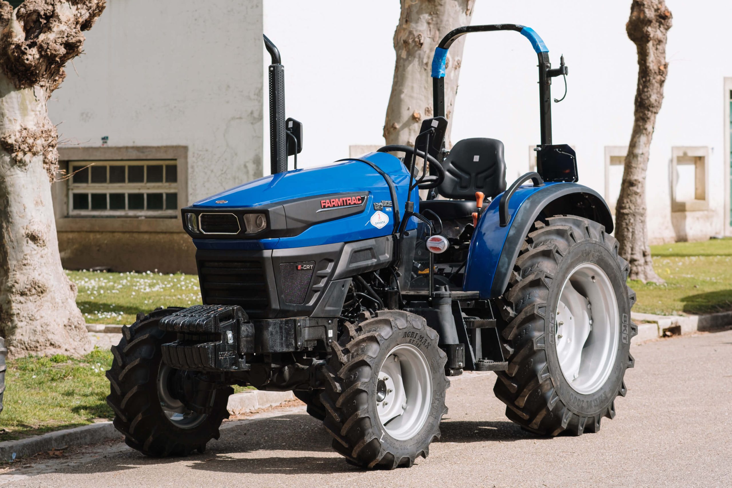 Trator Farmtrac – FT 6050 4WD