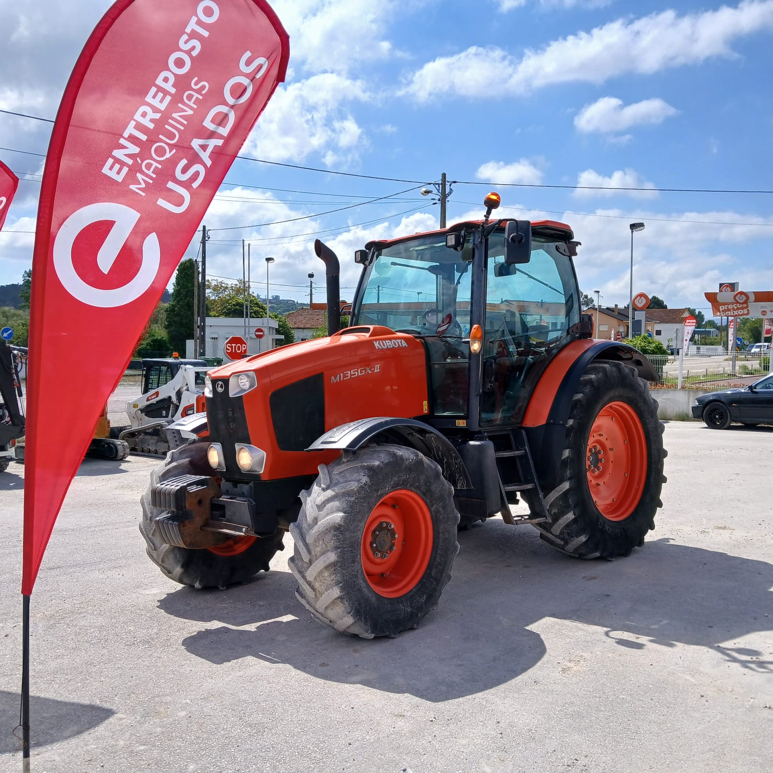 Trator – Kubota M135 GX