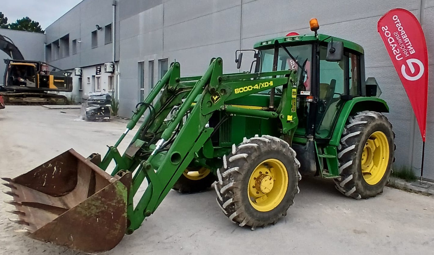Trator – John Deere 6110 com Carregador Frontal