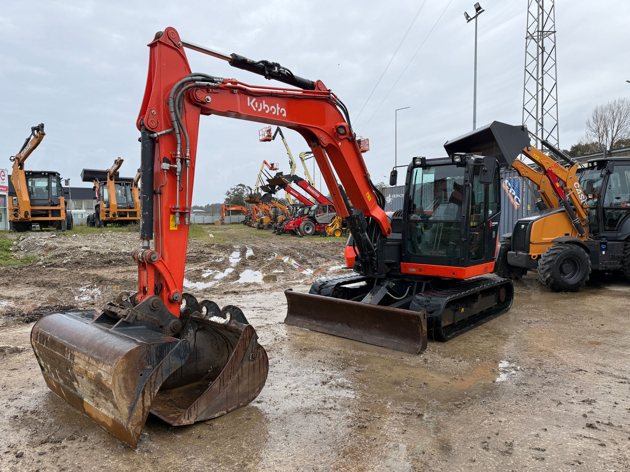 Midi Escavadora KUBOTA KX080-4 KBC…5146