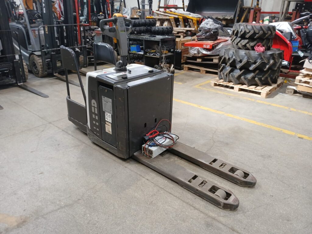Porta-paletes com plataforma – UniCarriers PMR 200F (227004)